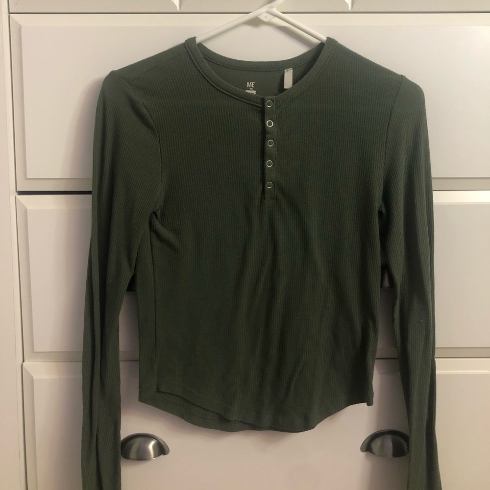 green long sleeve stretchy top